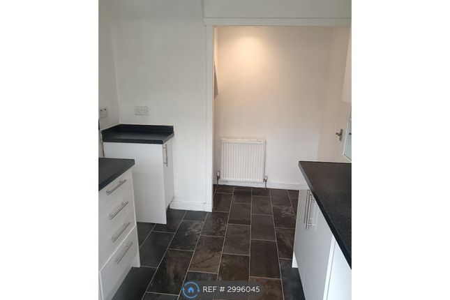 Muirfield Drive, Glenrothes photo 5