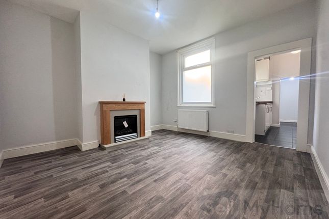 28 Hill Street, Blackpool photo 4