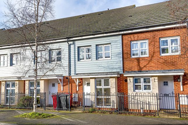 2 Bed Terraced House To Rent In Eltham Avenue Slough Sl1