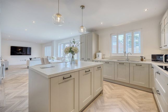 11, Porter Way, Witham photo 3