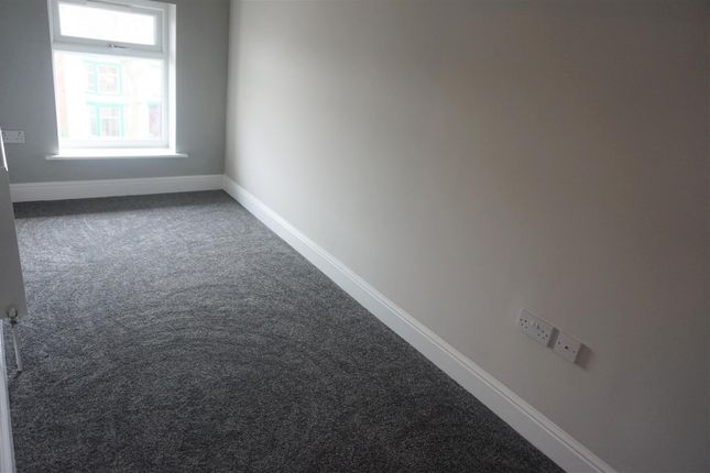 Flat for sale in Derby Lane, Old Swan, Liverpool