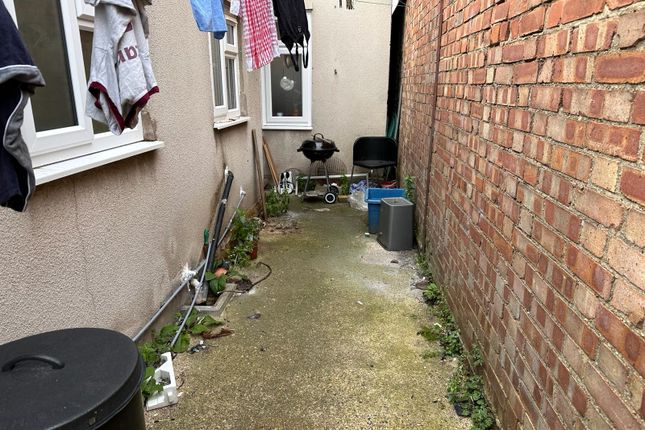 Terraced house for sale in New Road, Hounslow