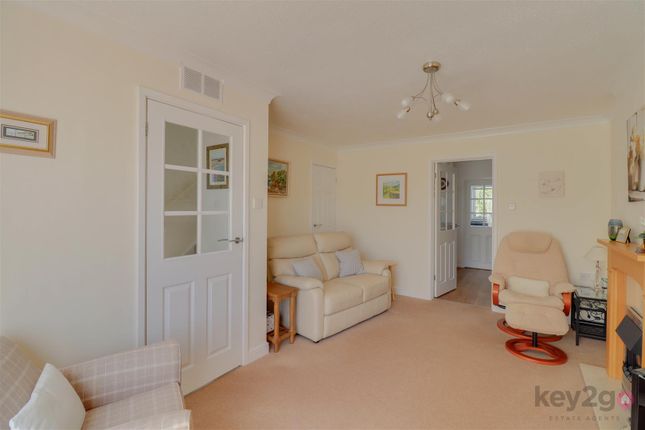 27, Dunedin Grove, Sheffield photo 4