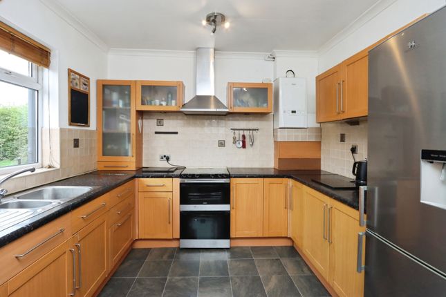 20, Nursery Road, South Yorkshire photo 3
