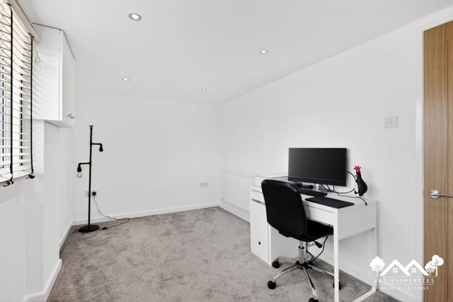 1, Burns Drive, Accrington photo 4