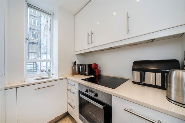 Flat 22, Rupert House, Nevern Square, London photo 2