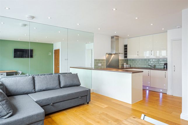 Thumbnail Flat for sale in John Islip Street, London, UK