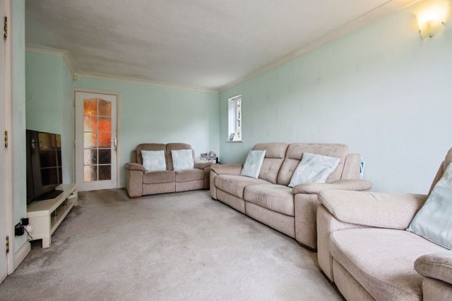 247, Swarcliffe Drive East, Leeds photo 3