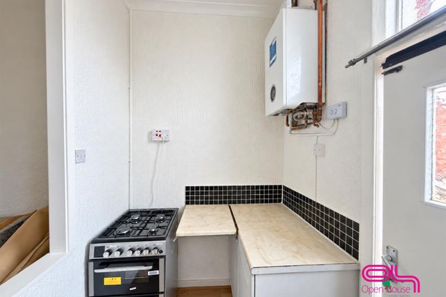 490, Lever Edge Lane, Bolton photo 5
