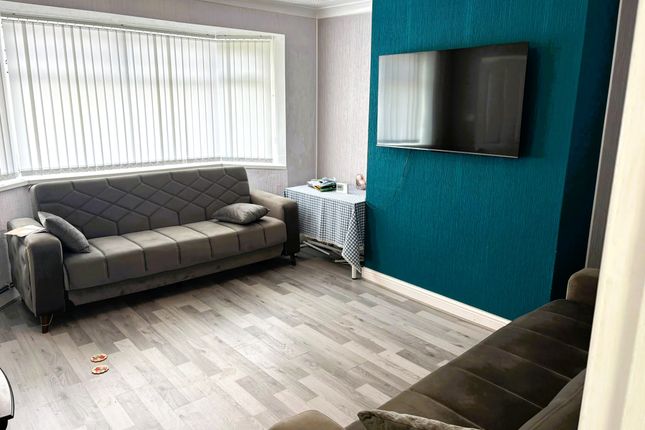 33, Addison Crescent, Cardiff photo 2