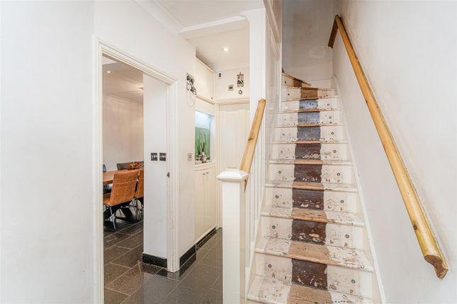 33, Durants Park Avenue, Enfield photo 3