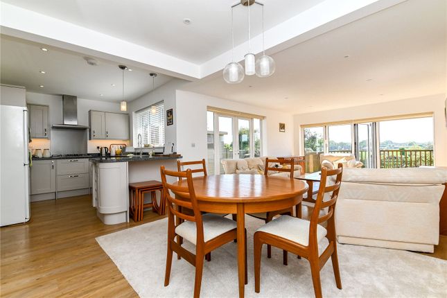 47, Lavender Road, Lymington photo 2