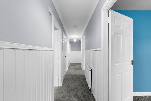 9 Craiglea Court, Bathgate photo 5
