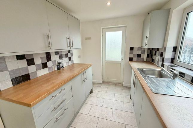 21 Wellfield, Dunvant, SWANSEA photo 3