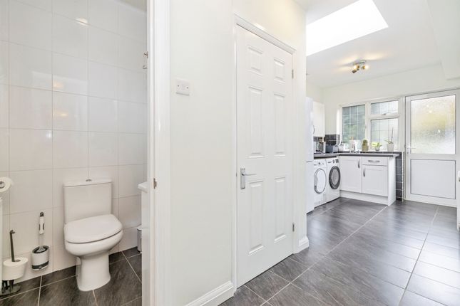 1, Highland Drive, Bushey photo 4