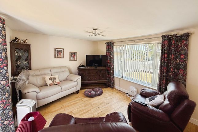 41, Melbourne Drive, Stonehouse photo 2