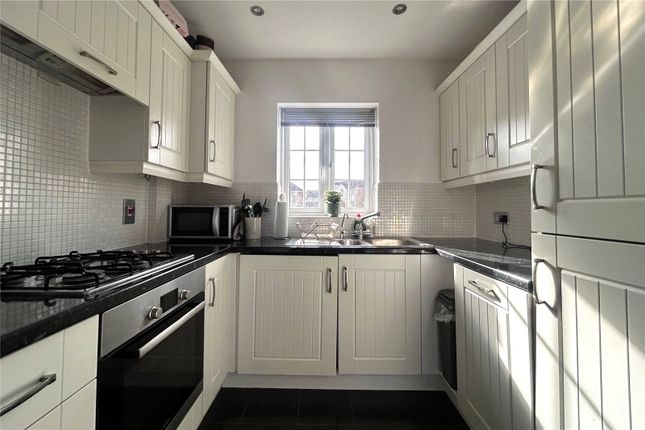 15, Vixen Drive, Hampshire photo 2