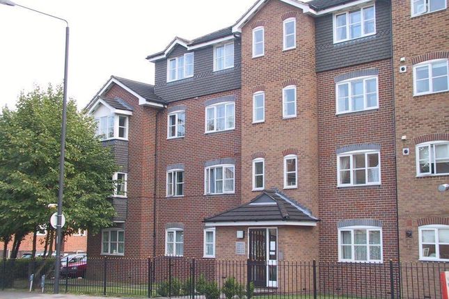 Flat to rent in Knowles Court, Gayton Road, Harrow