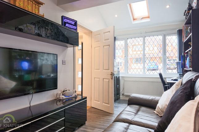 23, Riverdale Drive, Stoke-on-trent photo 4