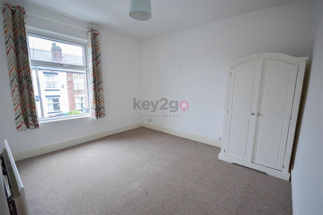 Terraced house to rent in Limpsfield Road, Sheffield