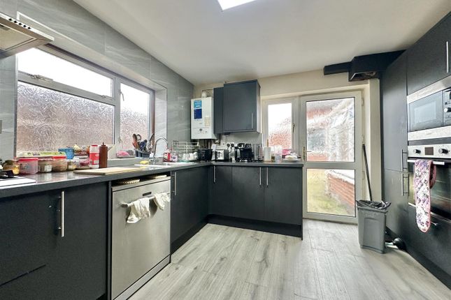 192, Trevino Drive, Leicester photo 3