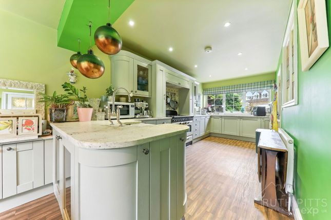13, Beech Drive, Pontefract photo 4