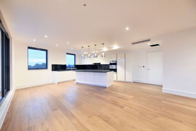 14 Impact House 181-185 High Road, Chigwell photo 4