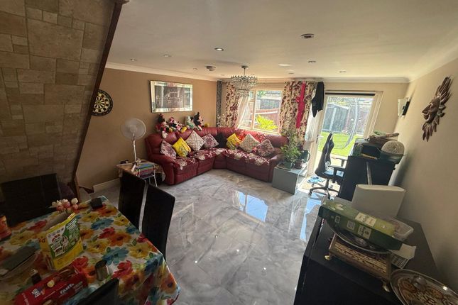 Winkley Court, 56, Eastcote Lane, Greater London photo 4