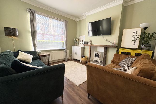 4, Vicarage Road, Stockport photo 2