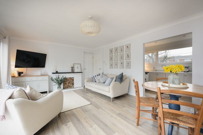 2, Riverside, Bourne End photo 4