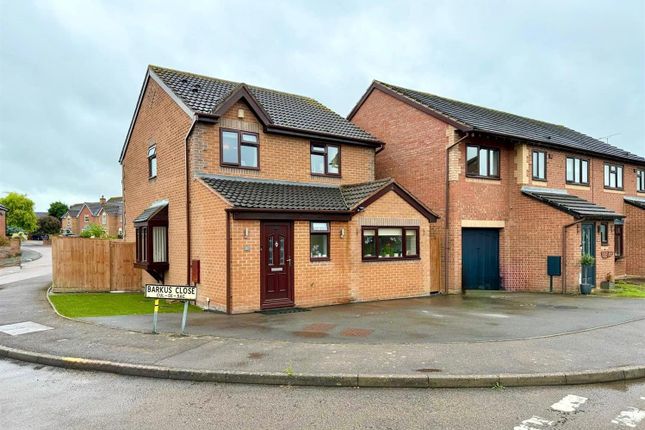 3-bed house on 21, Flying Fields Road, Southam, £325,000