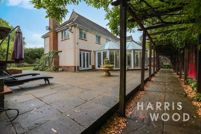 10, Broadoaks Crescent, Essex photo 4
