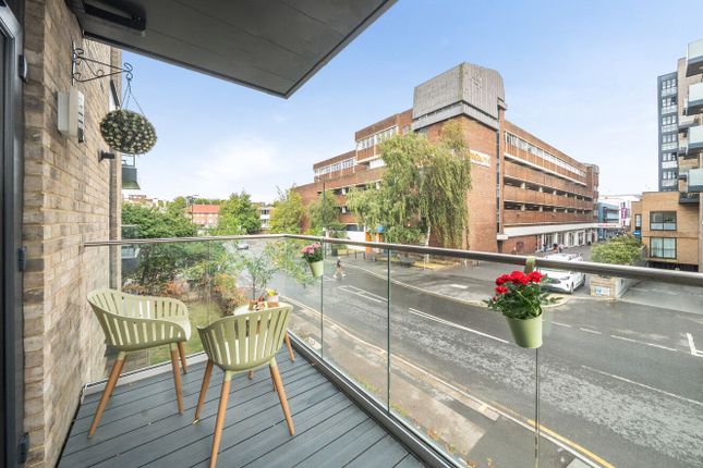 Flat Twenty, Emerald House, Orpington photo 2