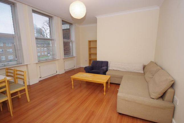 Flat to rent in High Road, East Finchley