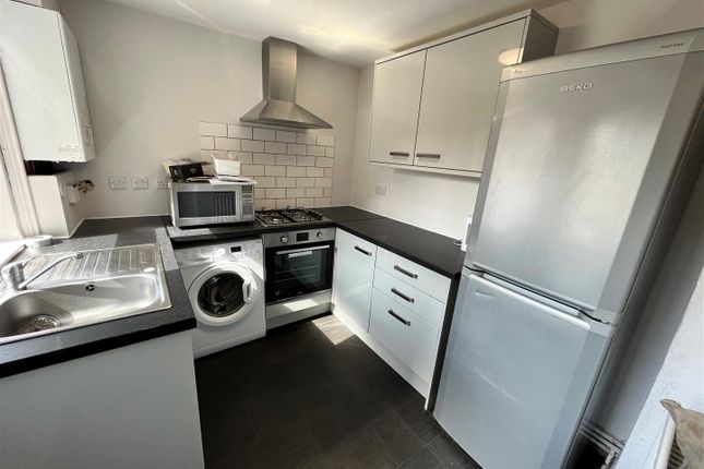 24, Sixth Avenue, Newcastle Upon Tyne photo 2
