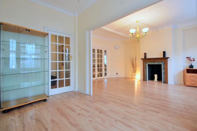 Flat for sale in Wellington Court, St John's Wood, London