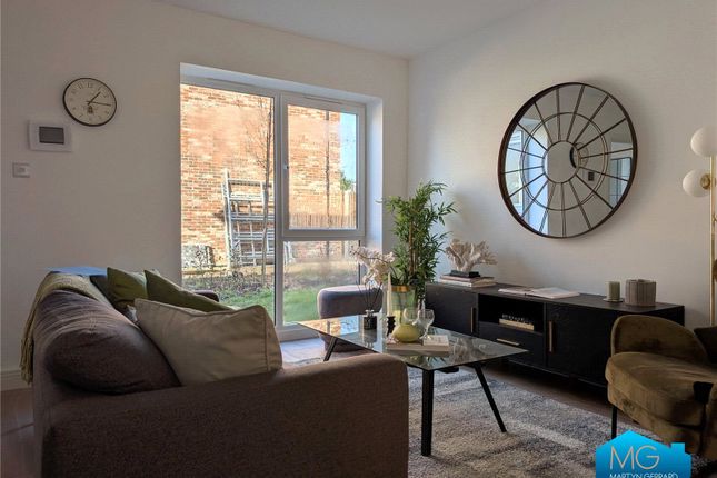 4 Champagne Walk,, Dudley Road, London photo 5