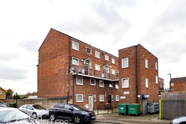 Thumbnail Flat for sale in Whitwell Road, London