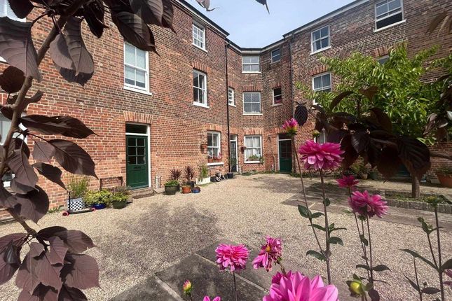 2-bed house on 5, Speckled Wood, East Sussex, £1,150/mo