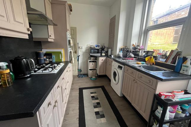 125, Woolley Lane, Hyde photo 4