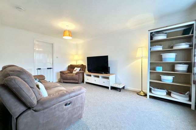 8, Walker Drive, Bonnybridge photo 3