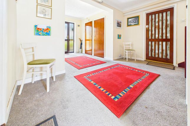 FLAT, 3 Llantygwyn, Thomas Street., Caerphilly photo 4