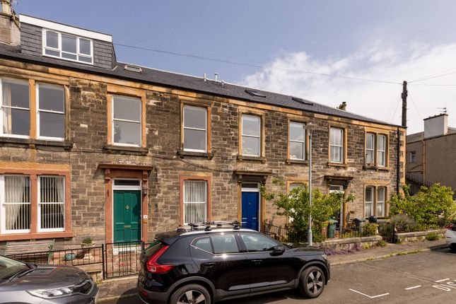 Thumbnail Maisonette for sale in 4/1 Rosefield Street, Edinburgh