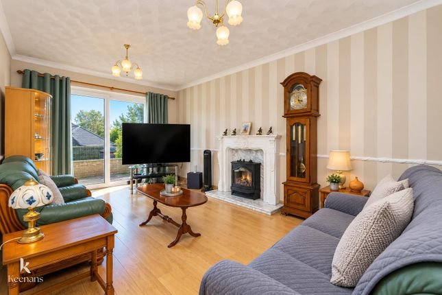 4, Woodgate Avenue, Bury photo 4