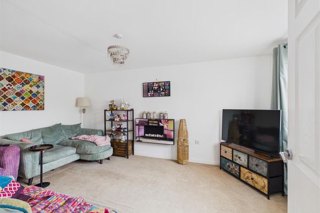 12, Hillbrook Crescent, Stockton-On-Tees photo 4