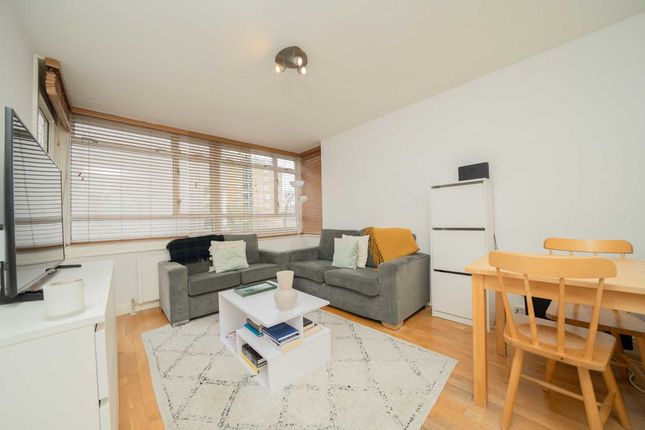 Thumbnail Flat to rent in Churchill Gardens, London