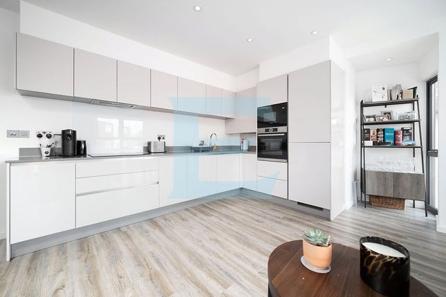 Flat 4,,, Sarason Apartments, Mill Hill photo 4
