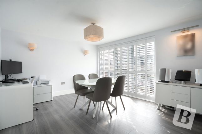 4, Abington Court, Upminster photo 4