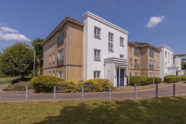 2-bed flat on 64, Sovereign Heights, Slough, £210,000