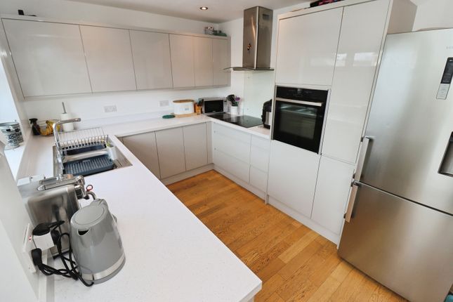 141, Witcombe, BRISTOL photo 4